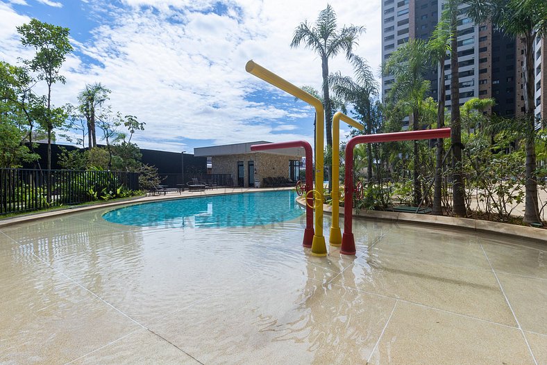 Beach-style pool, AC, parking | Brazilian Corner