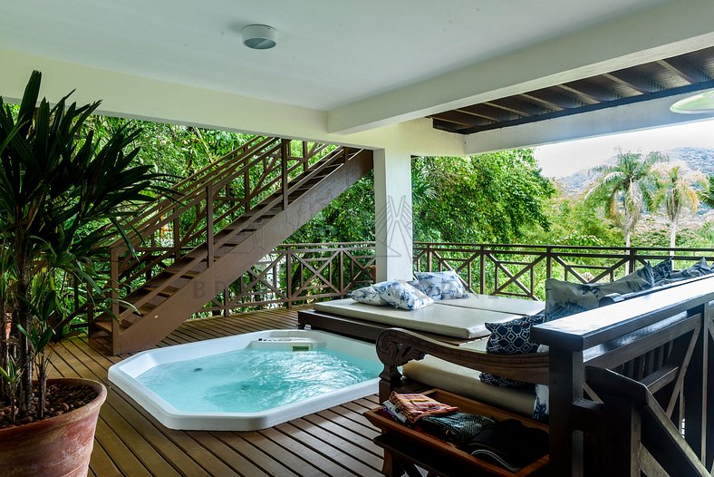 Casa com vista incrível e Jacuzzi|Brazilian Corner