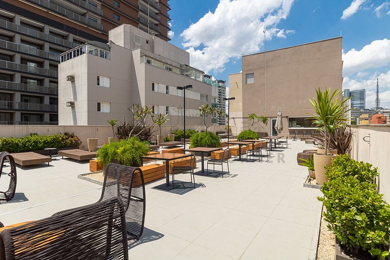 Estúdio moderno em Pinheiros com AC e Rooftop