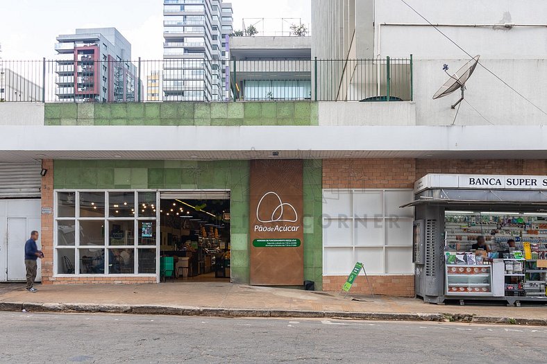 Estúdio moderno em Pinheiros com AC e Rooftop