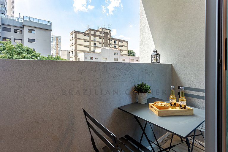 Moderno em Pinheiros com AC | Brazilian Corner