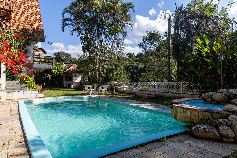 Natureza, piscina, lareira| Brazilan Corner