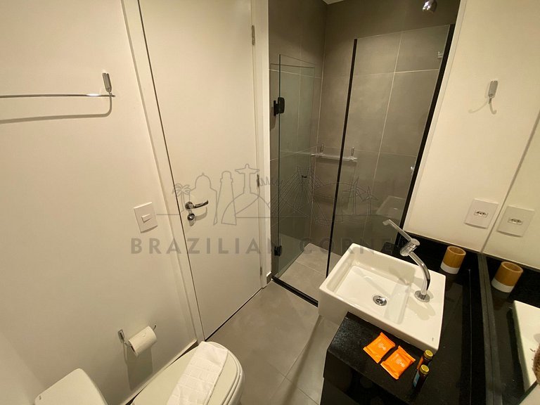 Piscina, academia, AC, Metrô |Brazilian Corner