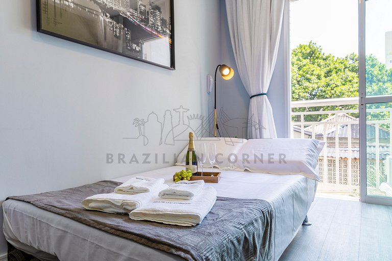 Piscina, academia, AC, vaga | Brazilian Corner