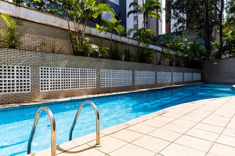 Piscina, academia, AC, vaga | Brazilian Corner