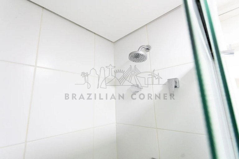 Piscina, academia e Vaga | Brazilian Corner