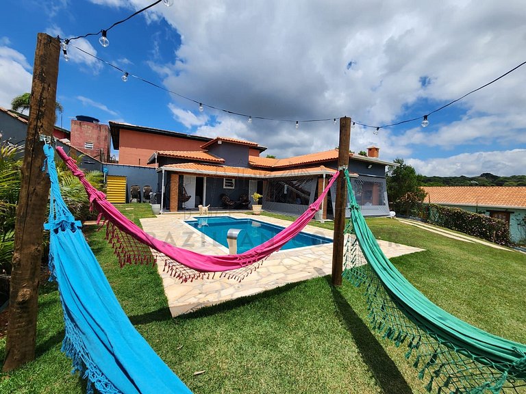 Piscina, churrasqueira, natureza | Brazilan Corner