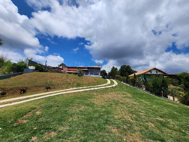 Piscina, churrasqueira, natureza | Brazilan Corner